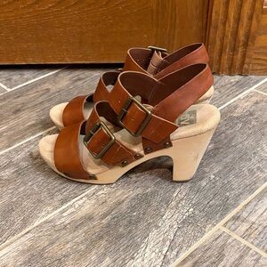 DV by Dolce Vita Brown Clog Style Heeled Sandal, see photos for size measurement